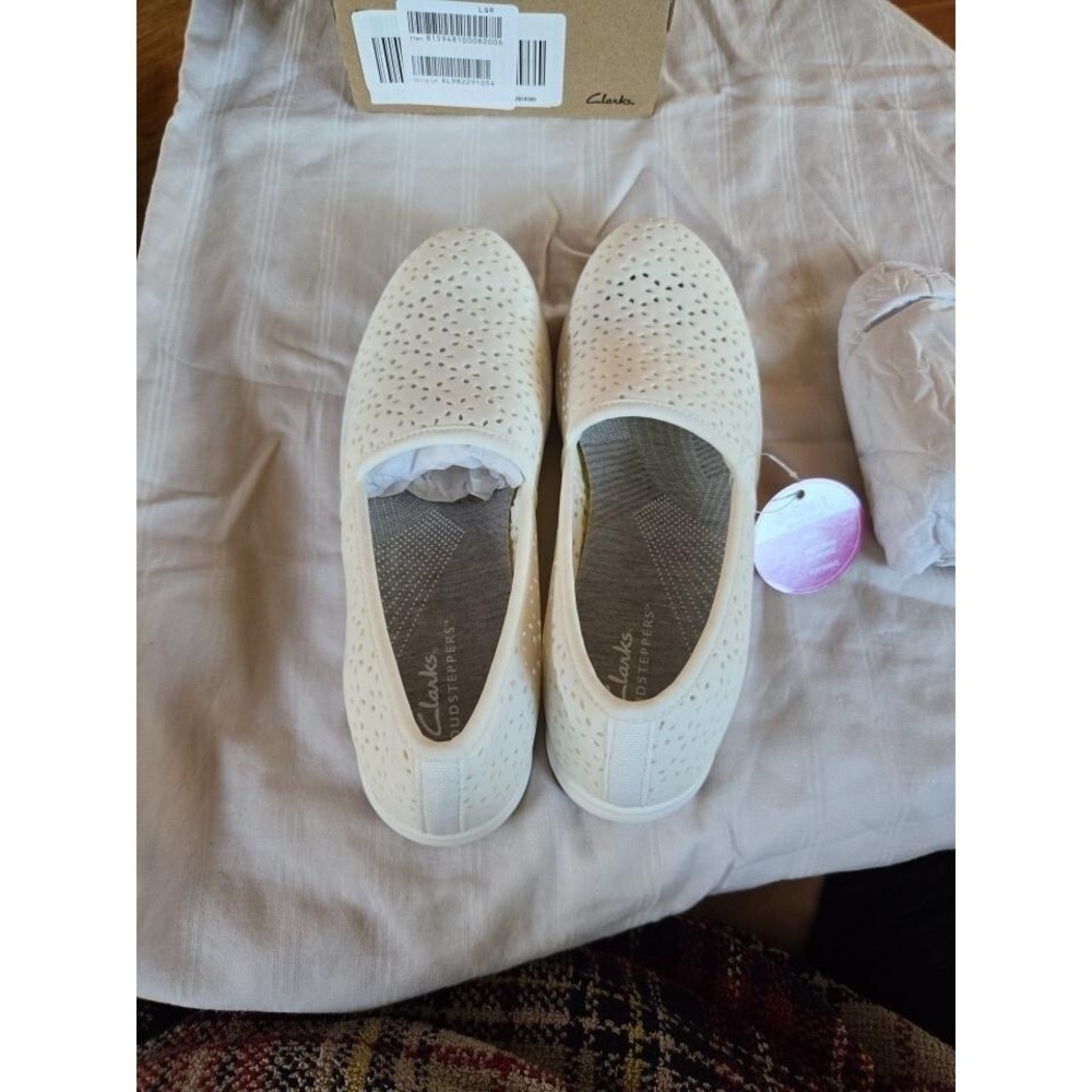 Clarks Cream Flats